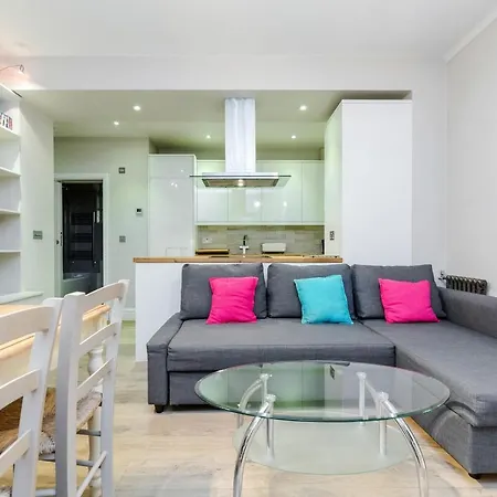 72 Hatherley Court Apartment