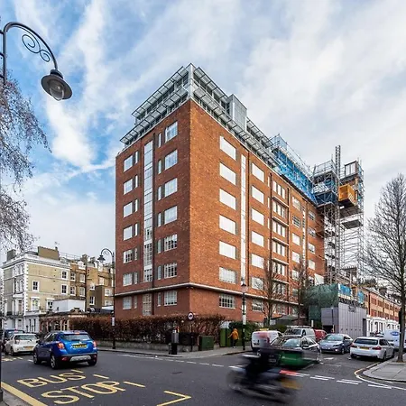 Aparthotel Roland House 3*