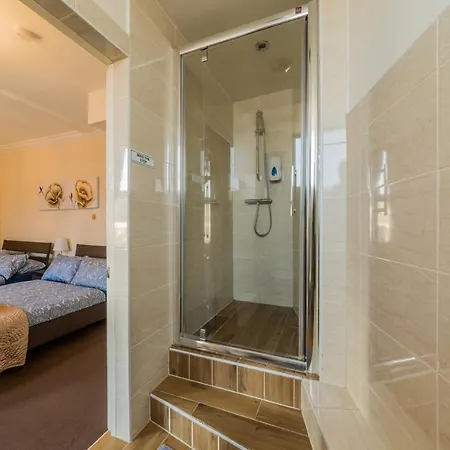Easyroomlet