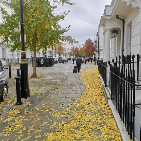 Victoria Style Flat Near Victoria Station Homestay