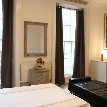 Homestay Victoria Style Flat Near Victoria Station London