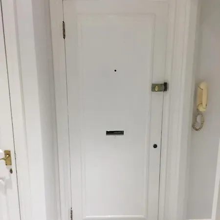 Quebec Court Apartment