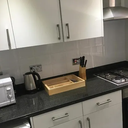Apartment Quebec Court London