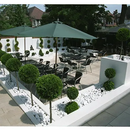 Raglan 3* Muswell Hill