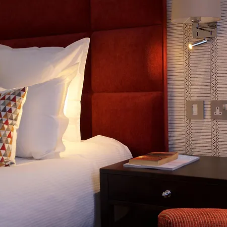 54 Queen's Gate Hotel 4*