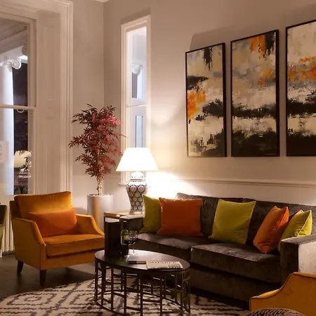 54 Queen's Gate Hotel 4*