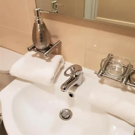 The King William Hotel London