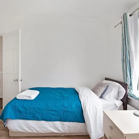 4 Bedrooms Self Catering House, Free Wifi & Netfix