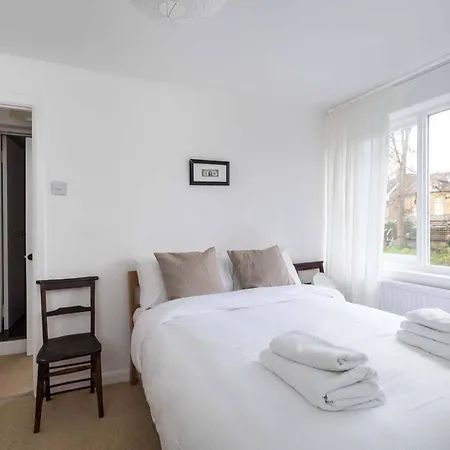 Guestready - Lovely 2br In South 4 Guests Apartment London