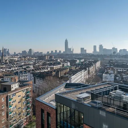 Modern Family Close To Victoria Station By Underthedoormat Apartment London