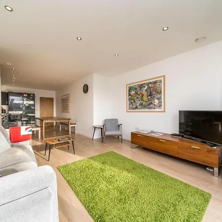 New 2bd Flat 4mins To Excel Centre Fast City Links *