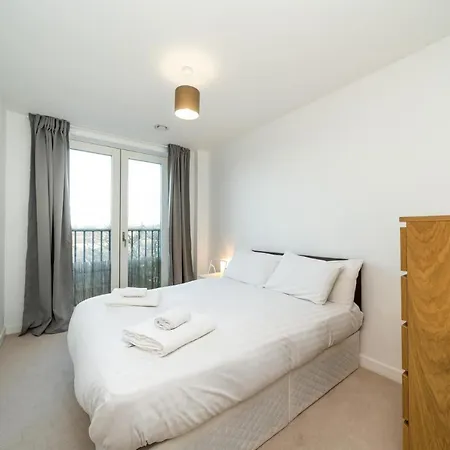 New 2bd Flat 4mins To Excel Centre Fast City Links Διαμέρισμα
