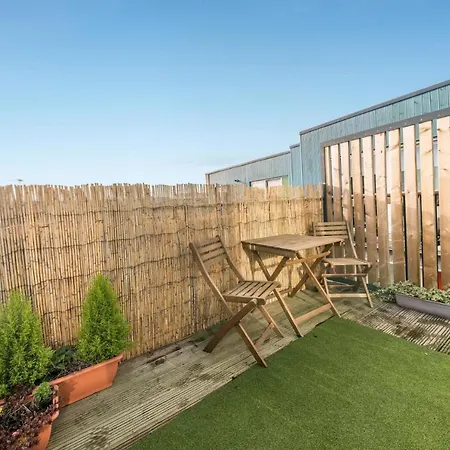 New 2bd Flat 4mins To Excel Centre Fast City Links