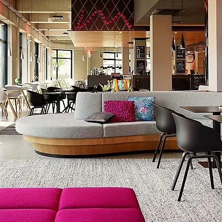 Moxy Excel 4*