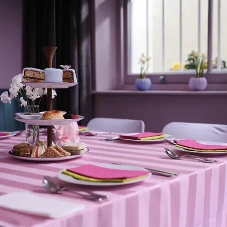 Signature Townhouse Hyde Park Hotel 4*