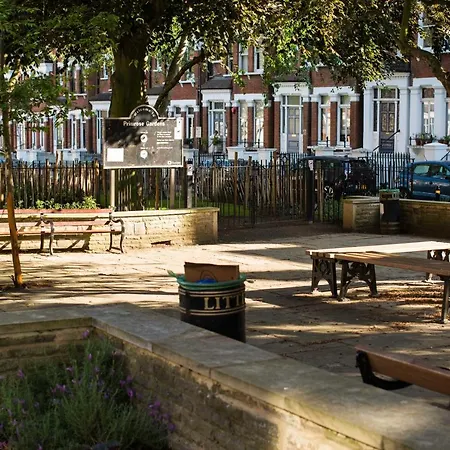 Primrose Guest house 3*
