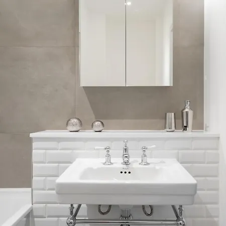 Continental In Central Camden Apartment