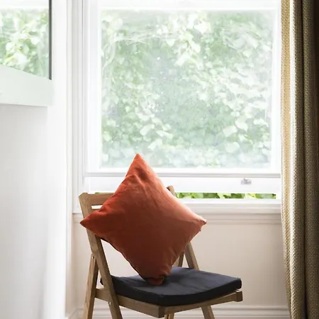 Colville Road Iii By Onefinestay