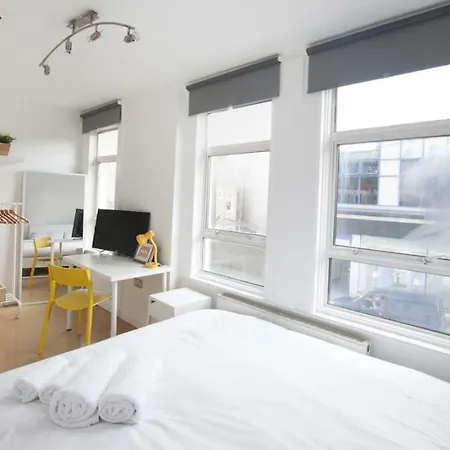Wimbledon South By Allo Housing Hotel