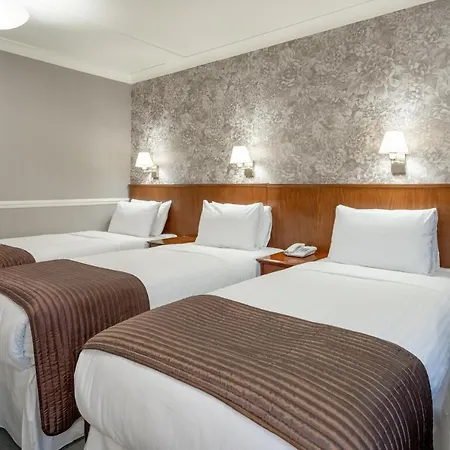 The Clarendon 3* Blackheath