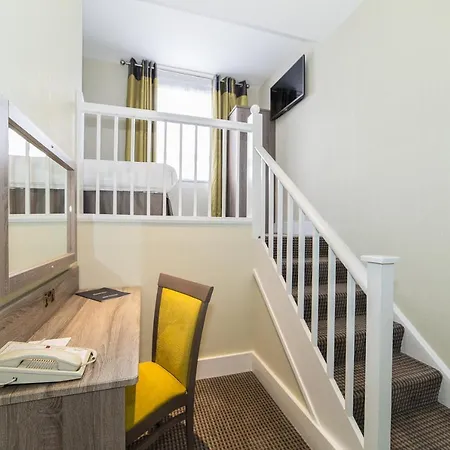 Phoenix Hotel 4*