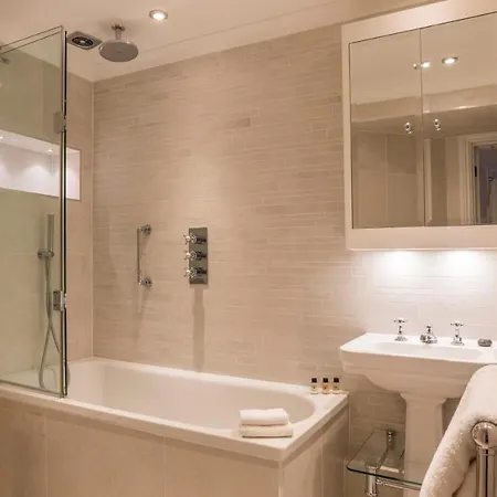 Sloane Place 4*