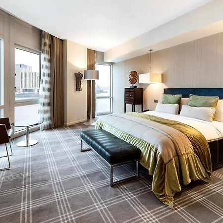 Radisson Blu Hotel, Canary Wharf East Hotel 4*