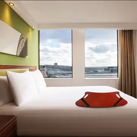 Hilton London Heathrow Airport Terminal 5 4*