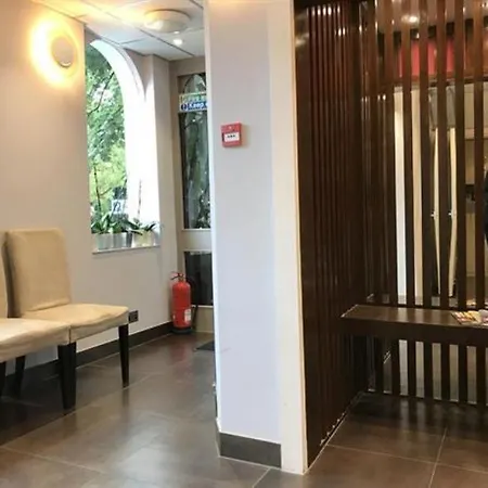 Hotel New Dawn