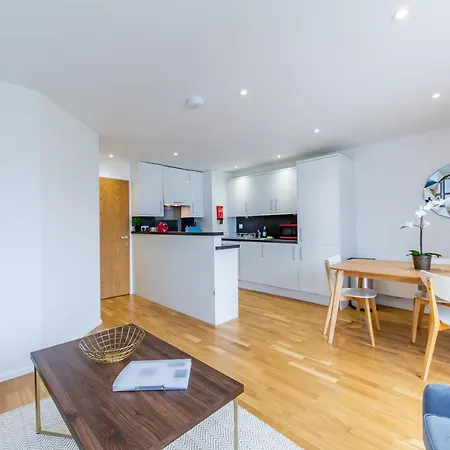 2 Bed Cozy Apartment In Euston Station Free Wifi
