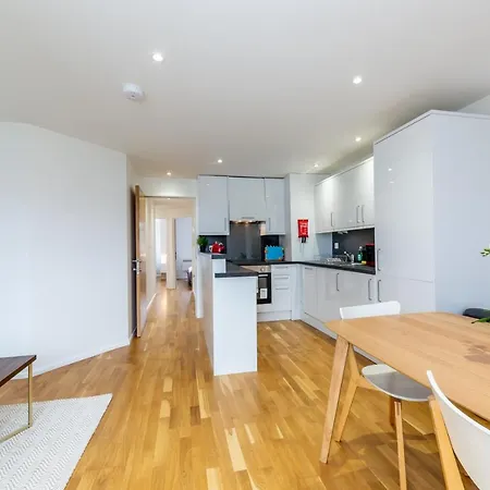 2 Bed Cozy Apartment In Euston Station Free Wifi * London