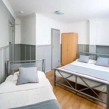 Oyo Kings Hotel 3*