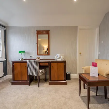 The Clarendon 3*