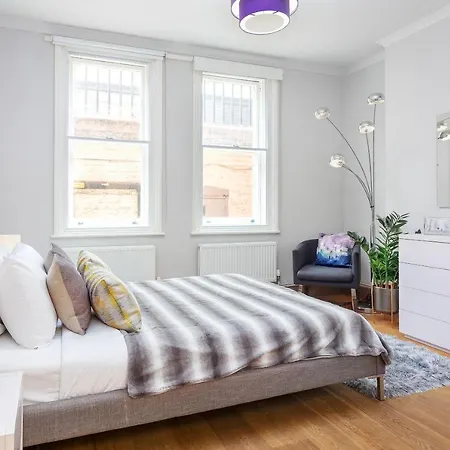 Cleveland Residences By Thesqua.Re Apartment London