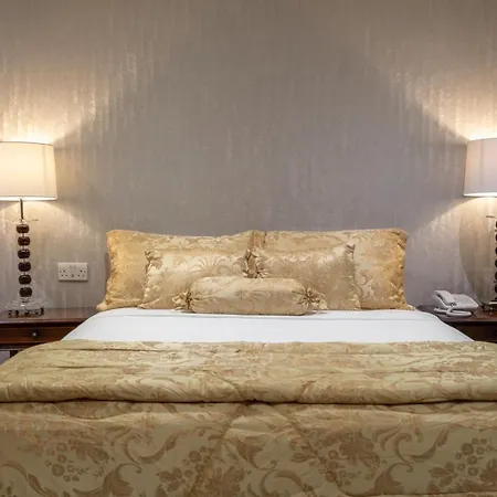 The Clarendon 3* Blackheath