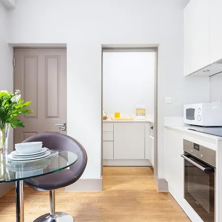 Cleveland Residences By Thesqua.Re Apartment *