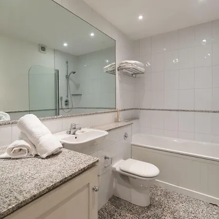44a Palace Gardens Terrace * London