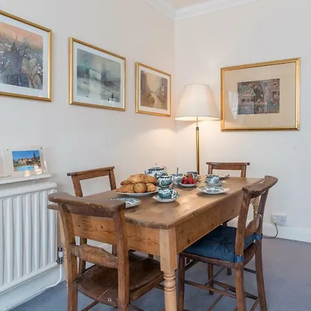 44a Palace Gardens Terrace London