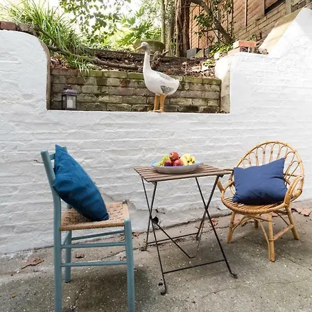 Apartment 44a Palace Gardens Terrace *