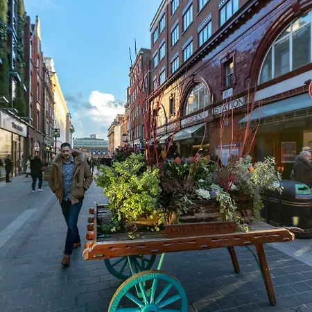 Tutti Frutti & Funky - Covent Garden Apartment *