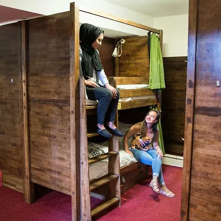Hostal Palmers Hillspring At Willesden *