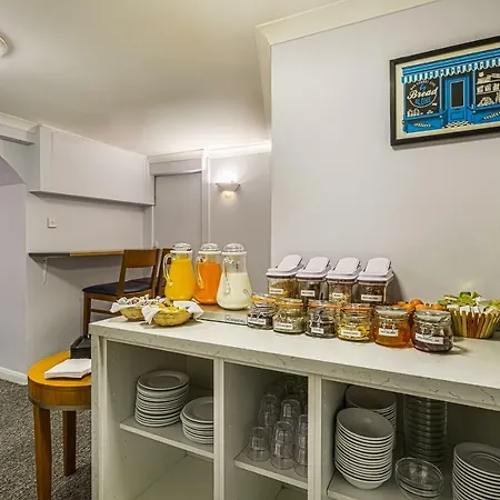 Victoria Station Otel 2*