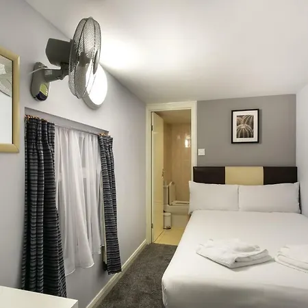 Victoria Station Otel 2*