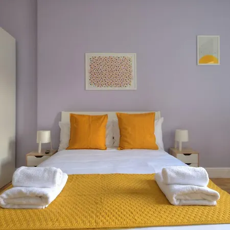 Bayswater Apartments *