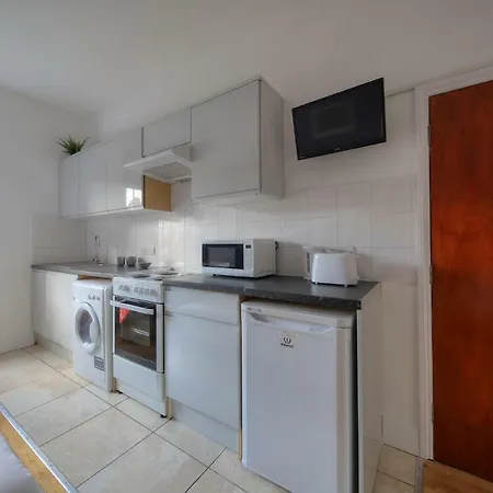 Bayswater Apartments Apartment *