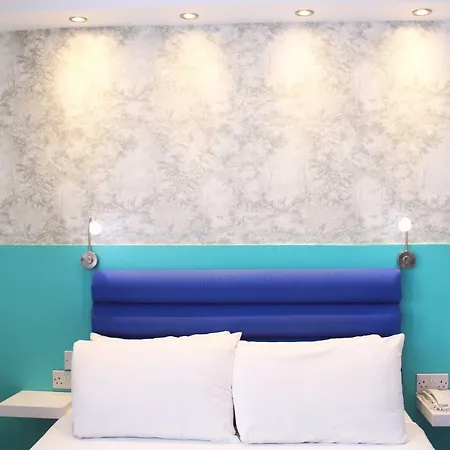 Clapham South Belvedere Hotel 2*