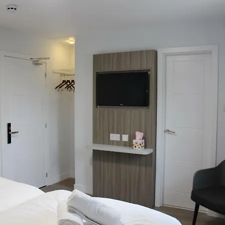 Hotel Sky Nights London Heathrow 3*