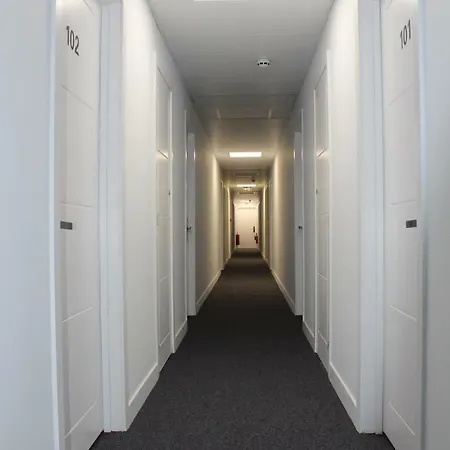 Hotel Sky Nights London Heathrow 3*
