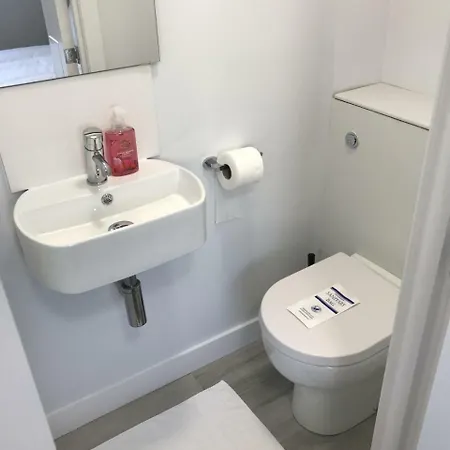 Sky Nights London Heathrow Hotel 3*