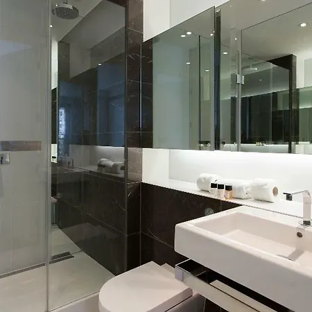Baltimore Wharf Hotel 2*